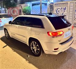 جیپ گراند شیرۆکی